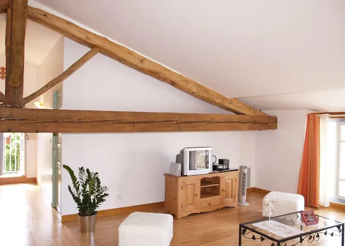 Nyaraló Le Majeste *